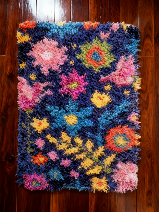 KitsMaster “Starburst Meadow” Latch Hook Kit – Pre-Printed Canvas, Color-Coded Yarn, Vibrant Abstract Floral Rug Craft for Adults & Beginners (DIY Carpet Making Set)｜Size 23.6inx15.8in