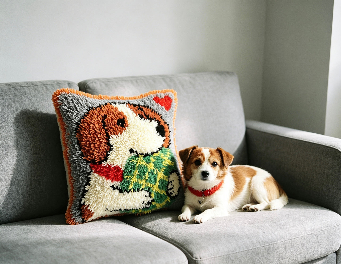 KitsMaster Sweet Puppy Hug Pillow Latch Hook Bastelset, Süßes Hundekissenbezug-Set, Niedliches Tier Bastelset, Einfach für Anfänger und Erwachsene, 43X43CM (Welpe mit Kissen)